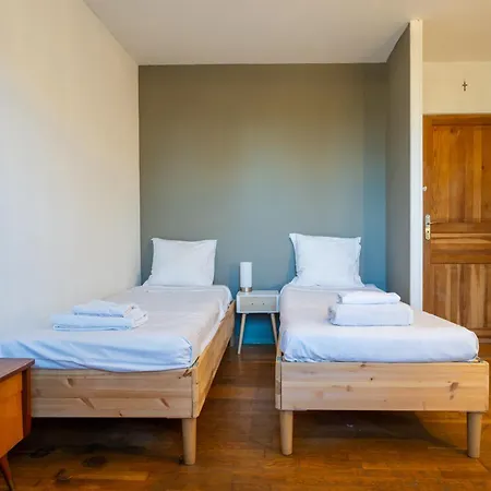 Maison De Famille Avec Extérieur à Pied