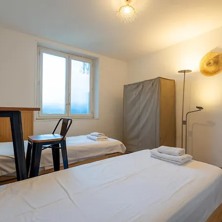 Maison De Famille Avec Extérieur à Pied *